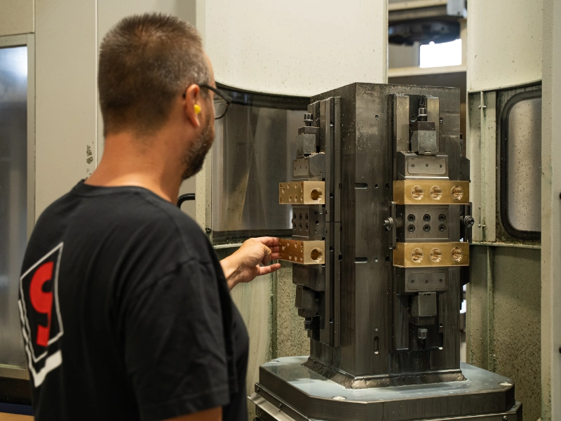 lavorazione-metalli-e-plastiche-verona